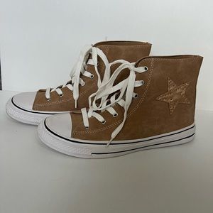 NWOT. Converse Style Suede Lace Up Sneakers. Size 8 1/2.
